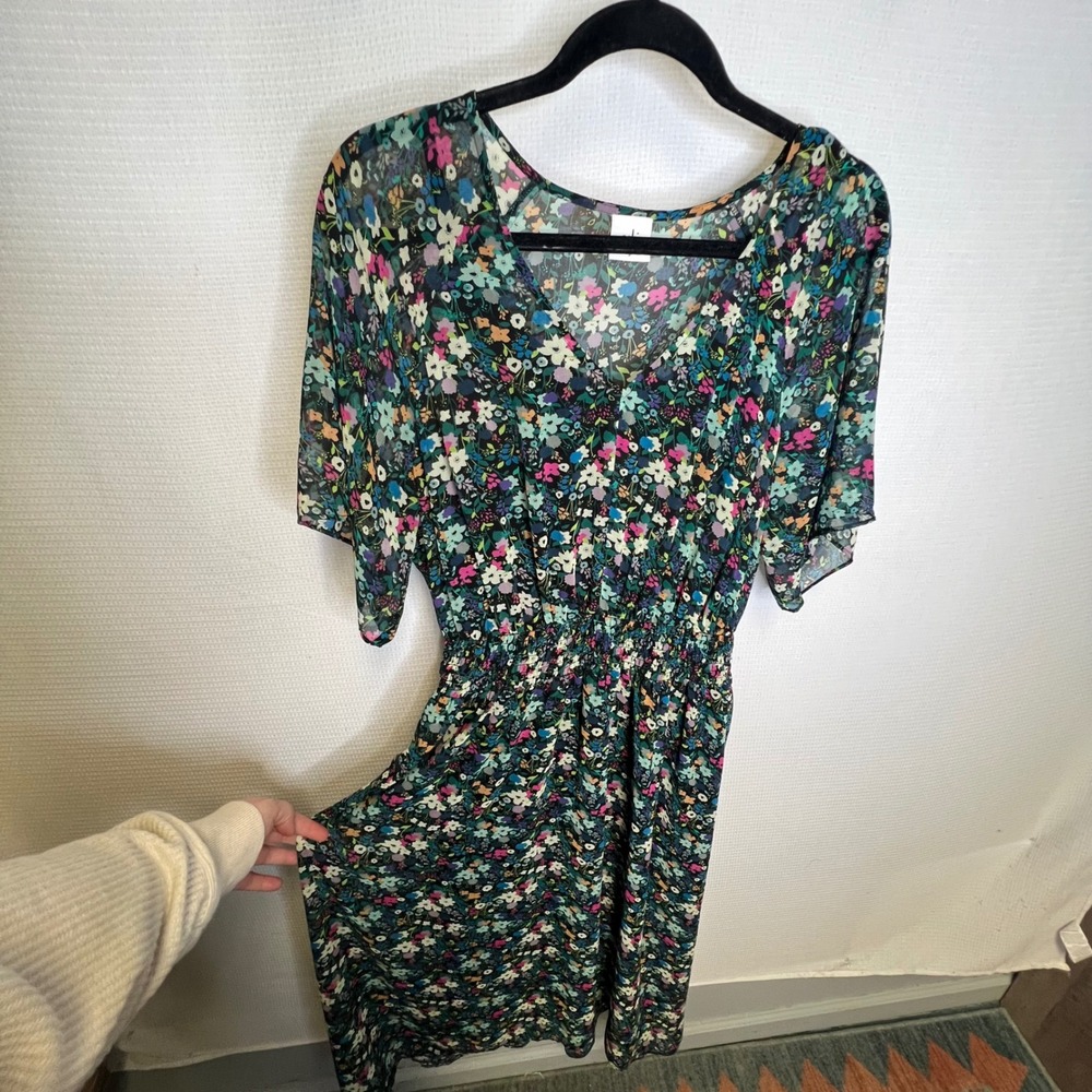Cabi Floral Maxi Dress Small Black Multi V-Neck Smocked Waist Small Short Sleeve